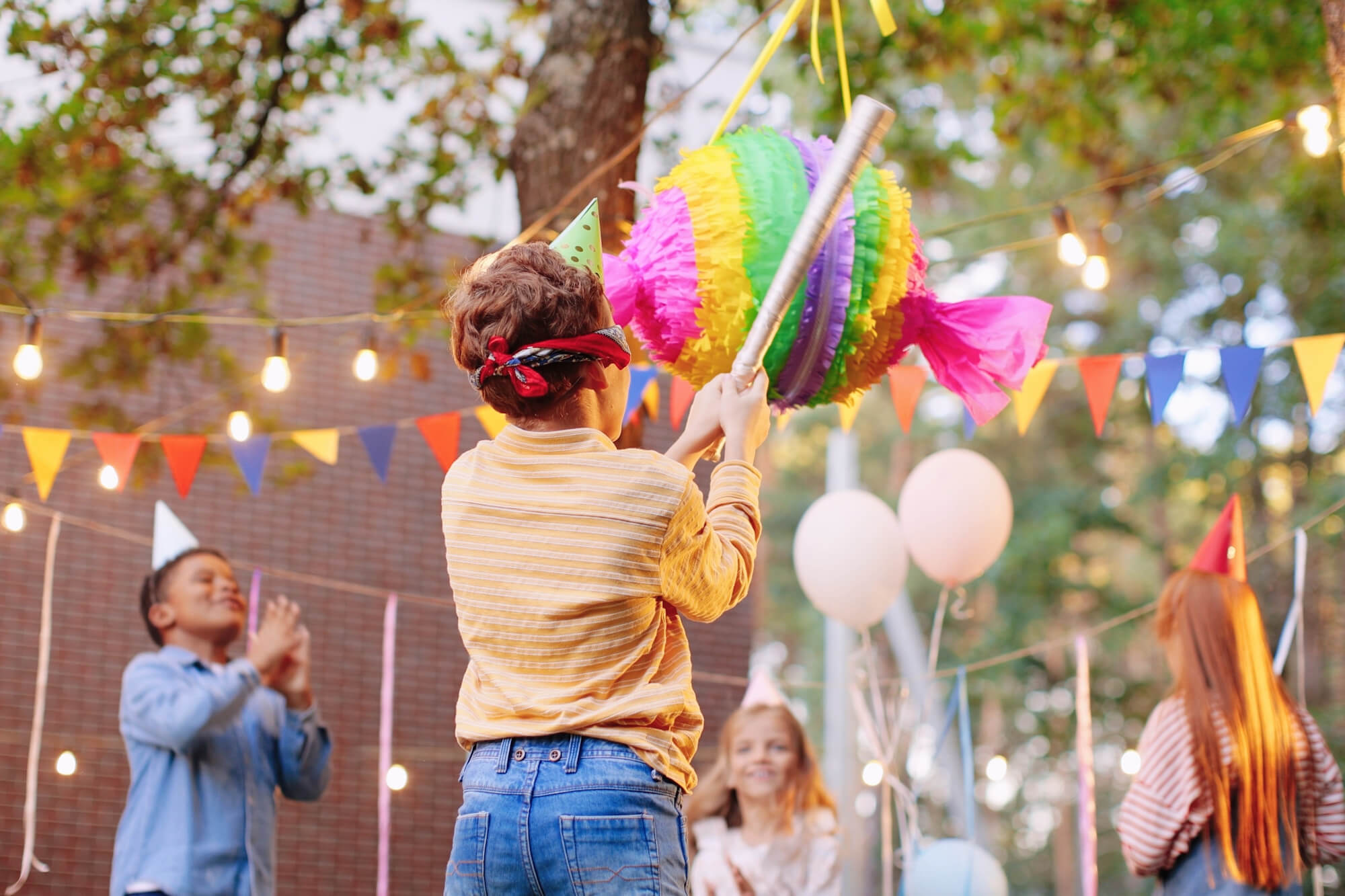 Un guide pour réussir sa piñata d'anniversaire | jourdefete.com