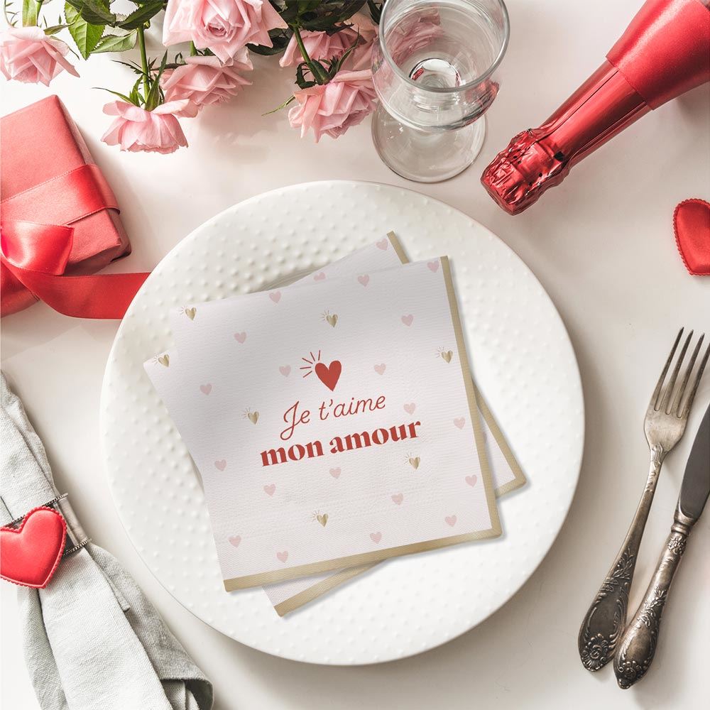 Des serviettes pour la décoration de table de la Saint-Valentin | jourdefete.com