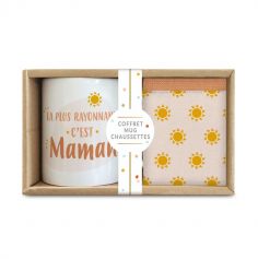 Un coffret composé d'un mug et d'une paire de chaussettes pour votre rayonnante maman | jourdefete.com