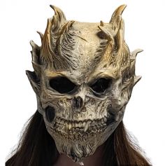 Un effrayant masque de crâne avec cornes pour Halloween | jourdefete.com