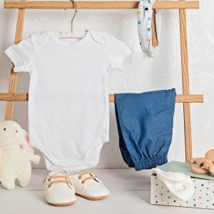 Des vêtements et des accessoires à montrer pour annoncer l'arrivée de bébé | jourdefete.com